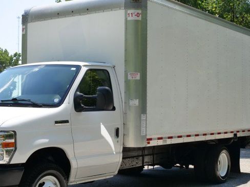 Used 2024 Ford E-450 and Econoline 450 Super Duty w/ Power Windows & Locks Group RWD image 39