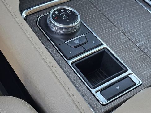 Certified 2022 Ford Expedition Limited image 27