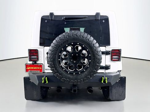 Used 2014 Jeep Wrangler Unlimited Sahara AWD/4WD image 7