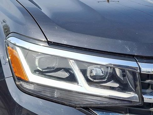 Used 2023 Volkswagen Atlas Cross Sport SE image 10