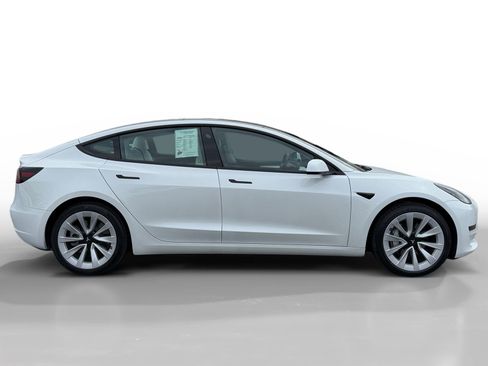 Used 2023 Tesla Model 3 Standard Range image 6