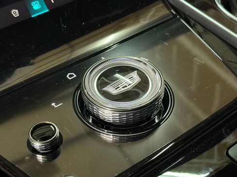 New 2025 Cadillac Escalade ESV Luxury image 34