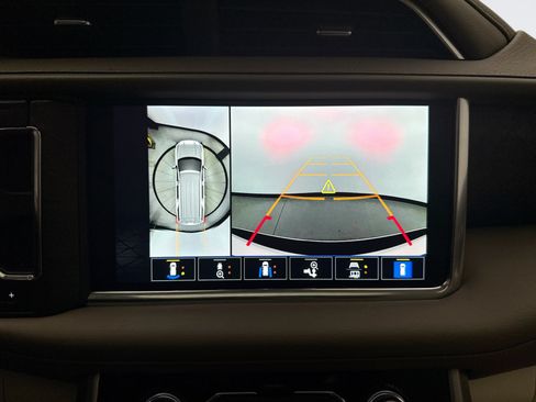 Used 2023 GMC Yukon Denali AWD/4WD image 16