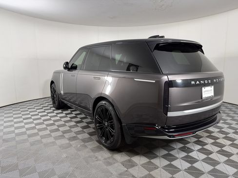 Used 2025 Land Rover Range Rover Autobiography AWD/4WD image 3