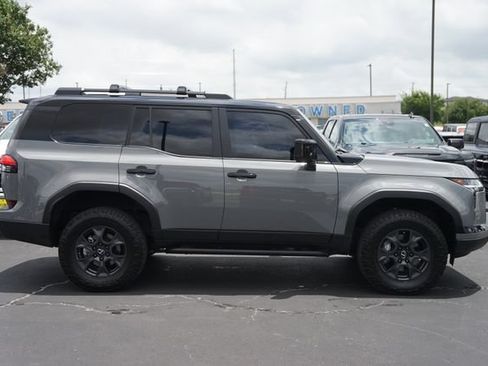 Used 2025 Lexus GX 550 AWD/4WD image 5