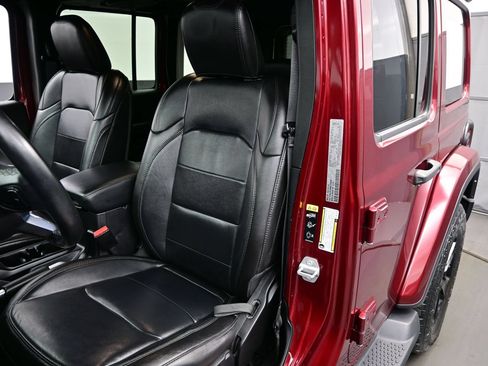 Used 2021 Jeep Wrangler Unlimited Sahara AWD/4WD image 13