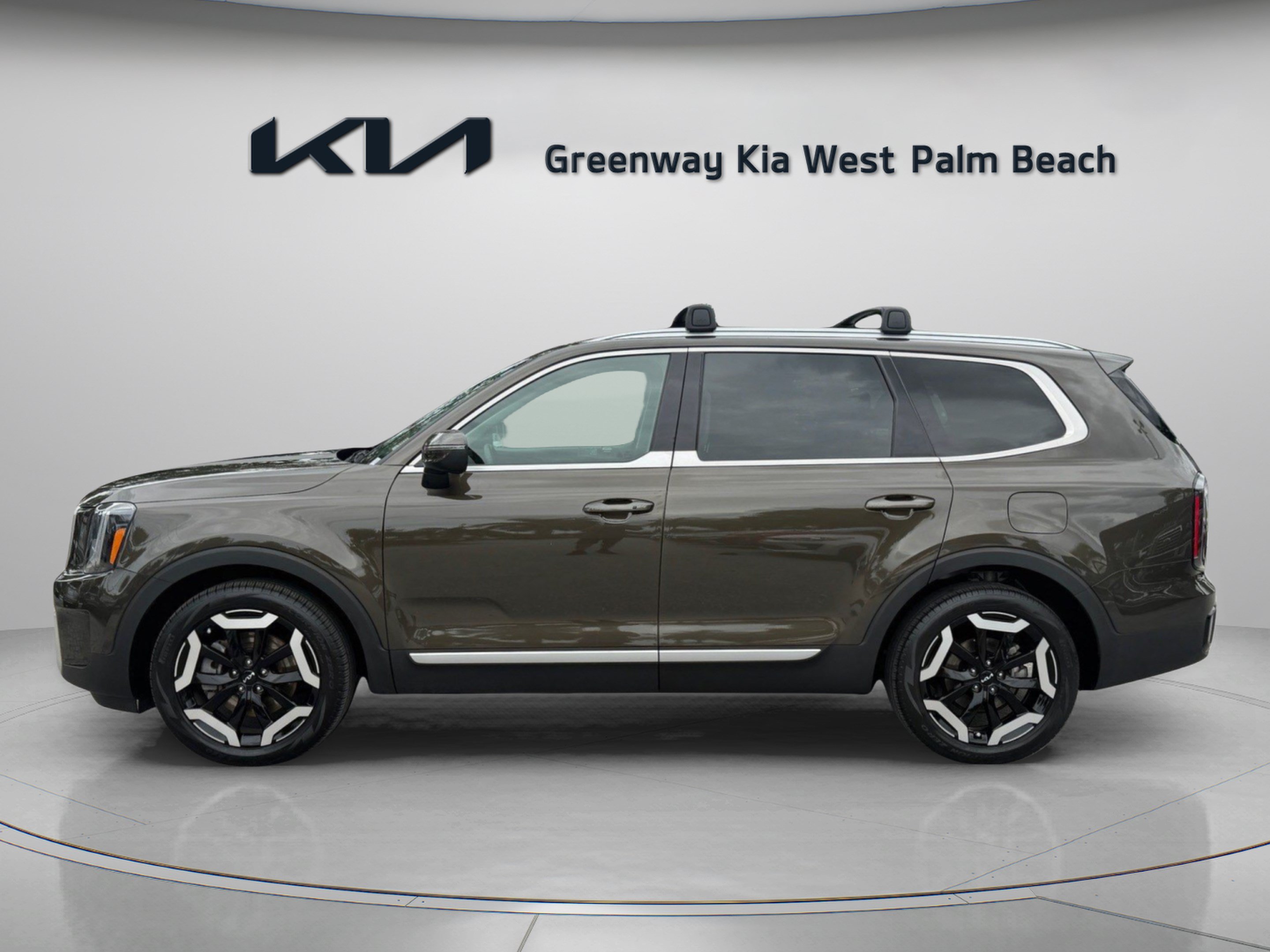 Used 2024 Kia Telluride EX FWD image 4