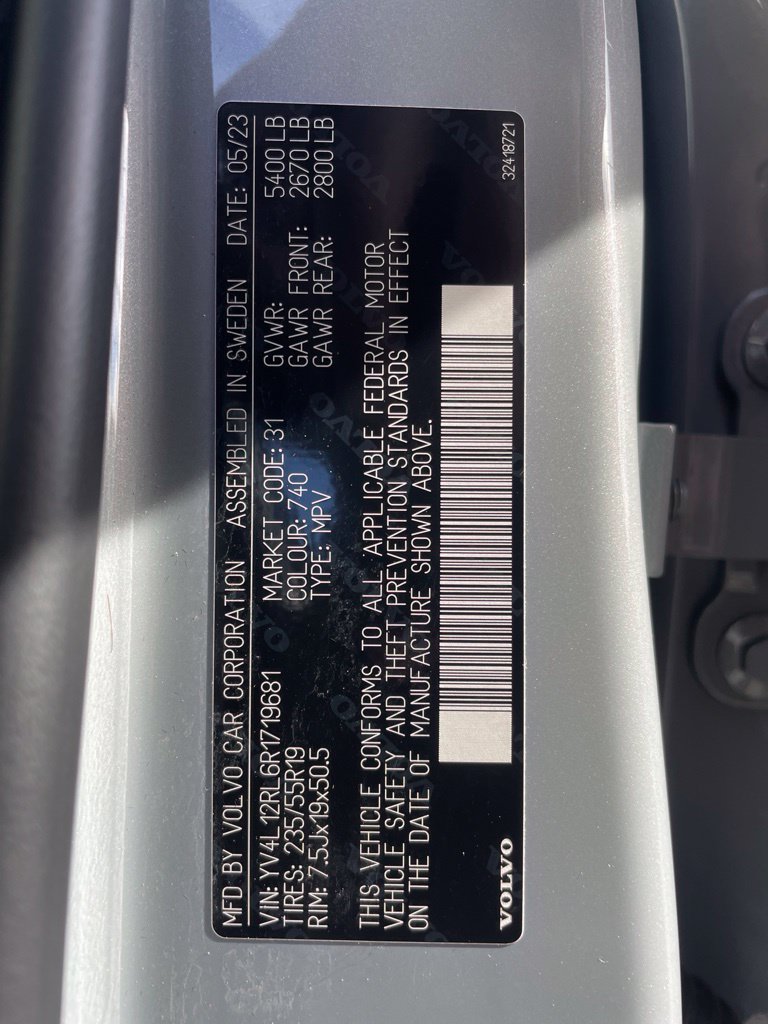Certified 2024 Volvo XC60 B5 Plus w/ Climate Package AWD/4WD image 30