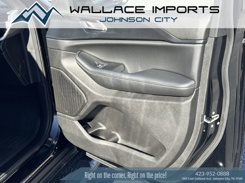 Used 2025 Jeep Grand Cherokee Laredo X w/ Luxury Tech Group I AWD/4WD image 35