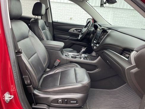 Used 2021 Chevrolet Traverse RS image 16