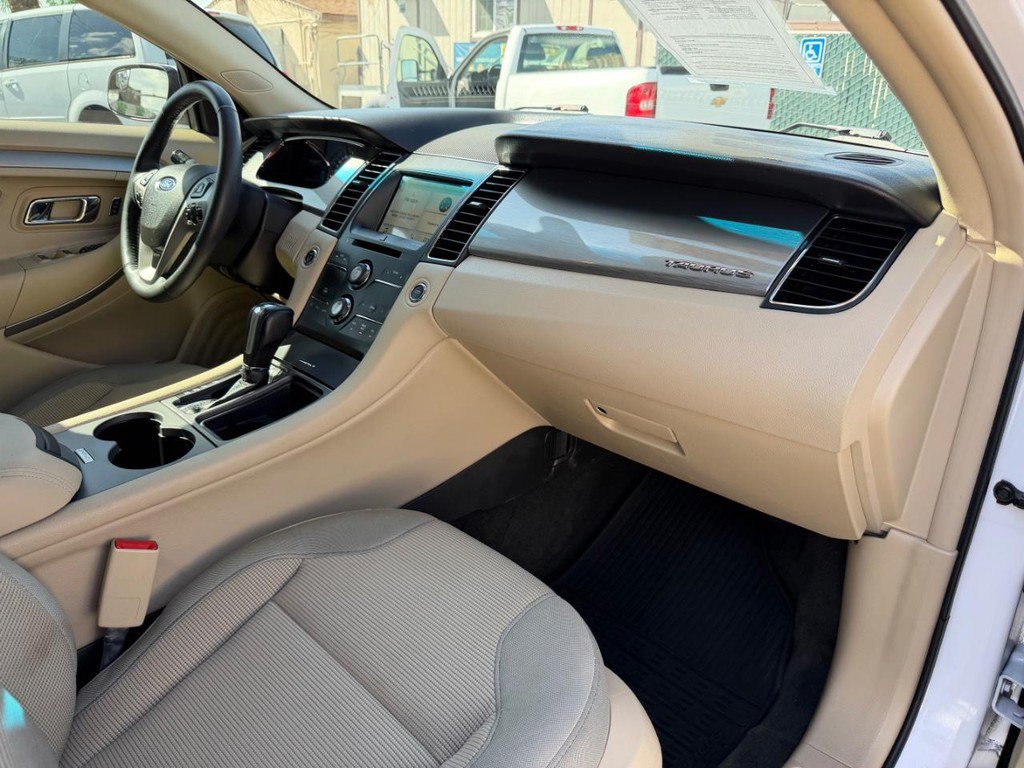 Used 2018 Ford Taurus SEL w/ Equipment Group 201A FWD image 20