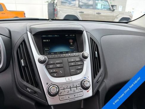 Used 2017 Chevrolet Equinox LT w/ Convenience Package FWD image 9