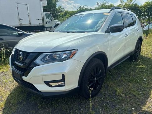 Used 2018 Nissan Rogue SV w/ Premium Package AWD/4WD image 1