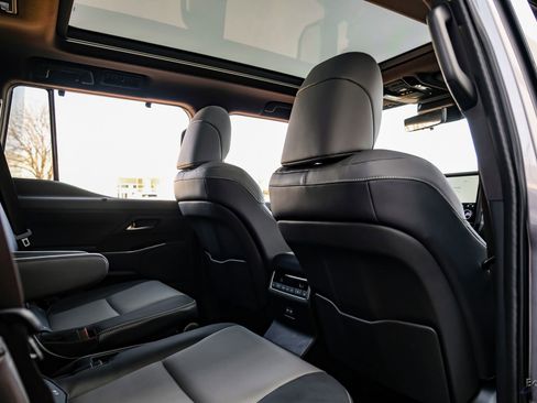 Used 2025 Lexus GX 550 w/ Accessory Package (Z1) image 85