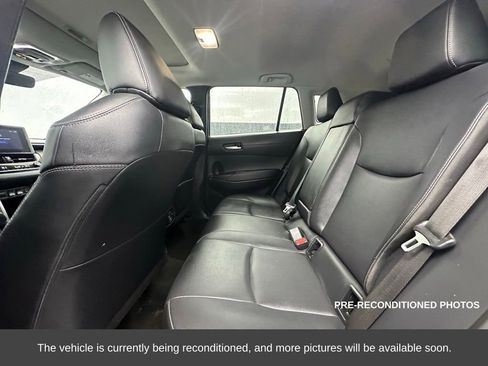 Used 2023 Toyota Corolla Cross XLE image 12