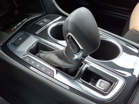 Used 2022 Chevrolet Equinox Premier AWD/4WD image 24