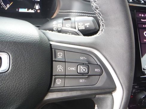 Certified 2024 Jeep Grand Cherokee Altitude AWD/4WD image 36