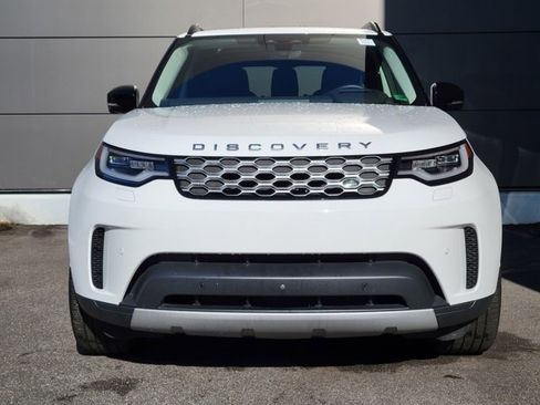 Used 2024 Land Rover Discovery S image 11