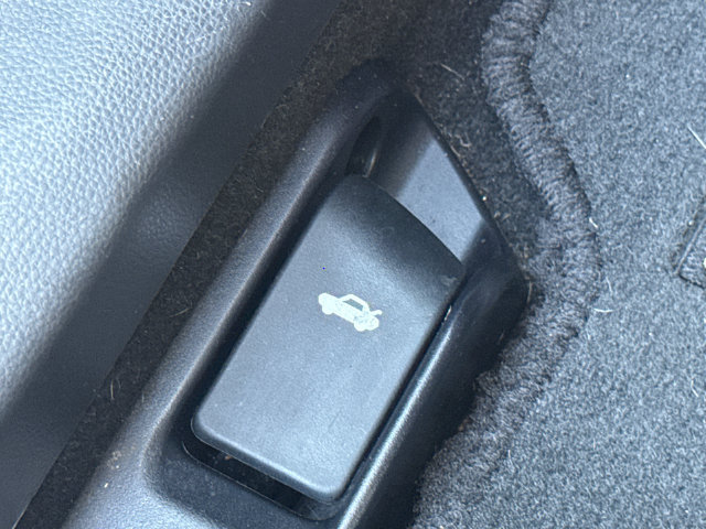 Used 2025 Toyota Corolla LE FWD image 20