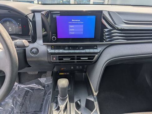 Used 2025 Toyota Camry LE FWD image 18