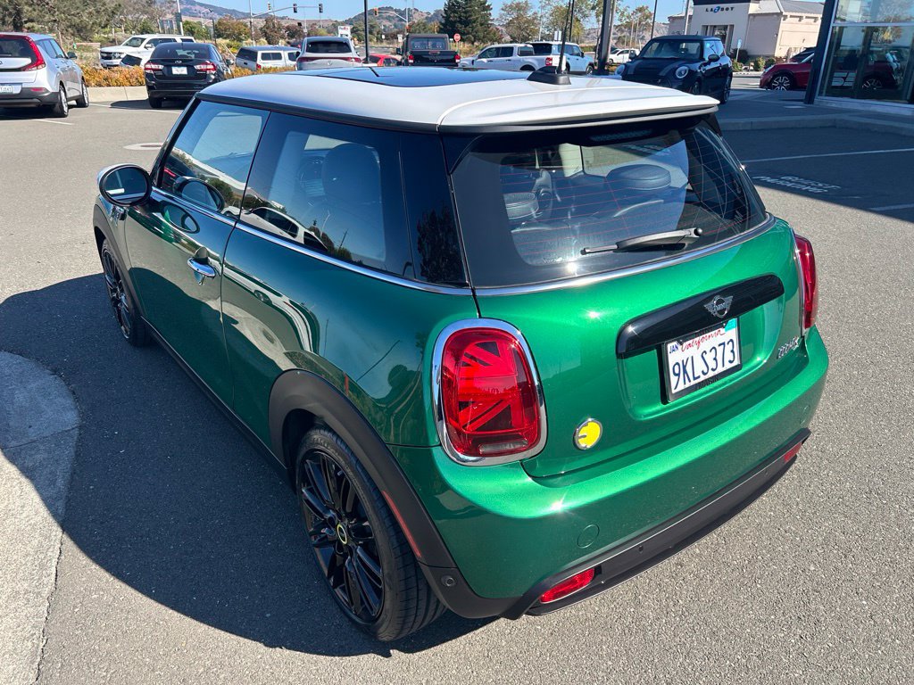Used 2024 MINI Cooper SE FWD image 3