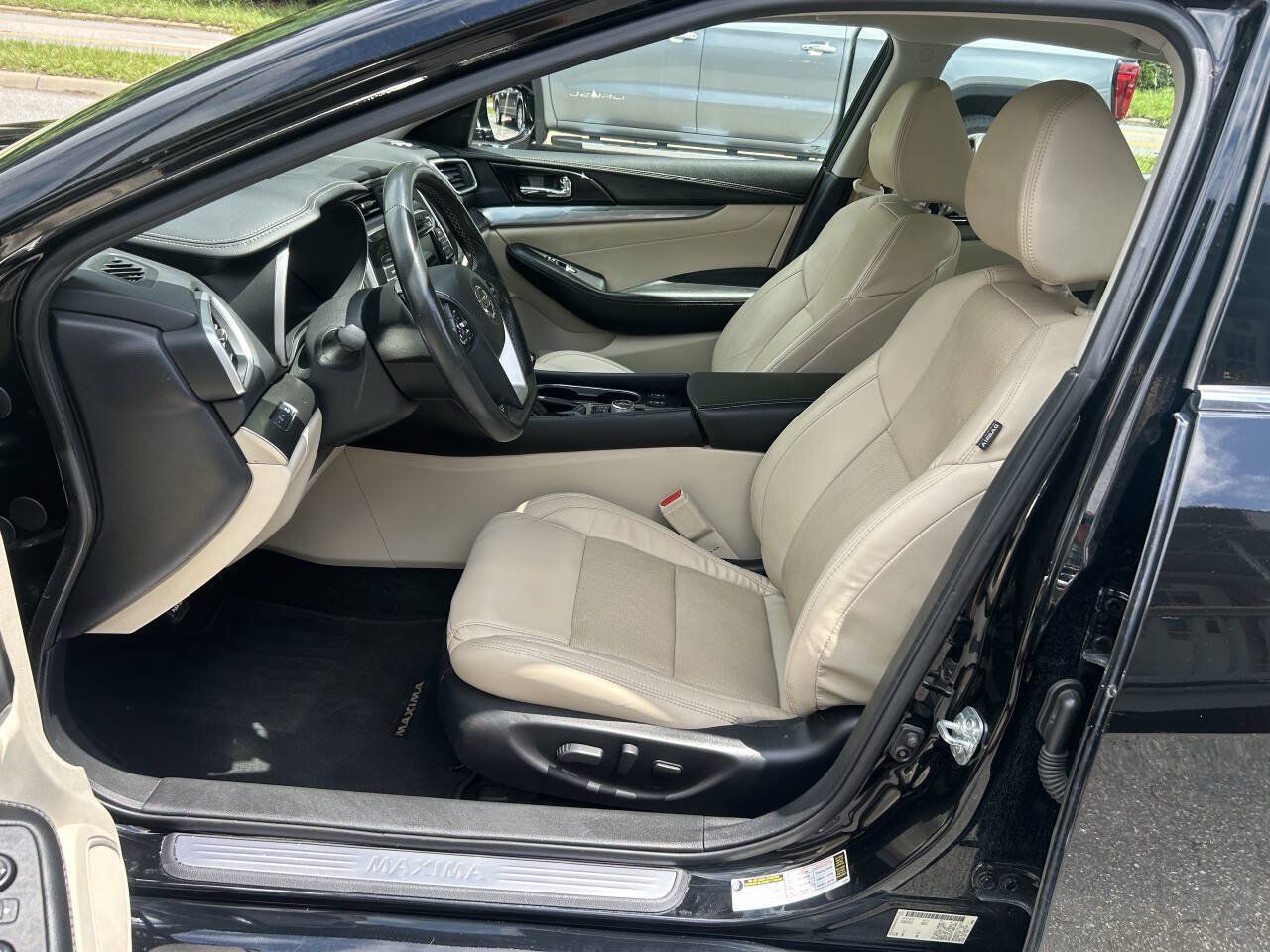 Used 2019 Nissan Maxima 3.5 SV w/ Floor Mat Group FWD image 27