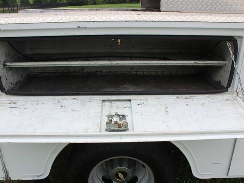 Used 2011 Chevrolet Silverado 3500 W/T AWD/4WD image 10