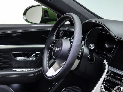 Used 2024 Bentley Flying Spur W12 AWD/4WD image 50