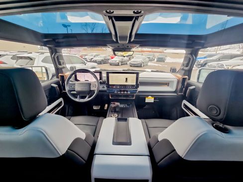 Used 2024 GMC Hummer EV 2X w/ LPO, Illumination Package image 2