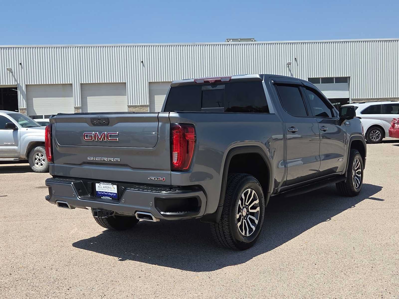 Used 2021 GMC Sierra 1500 AT4 w/ AT4 Premium Package AWD/4WD image 8
