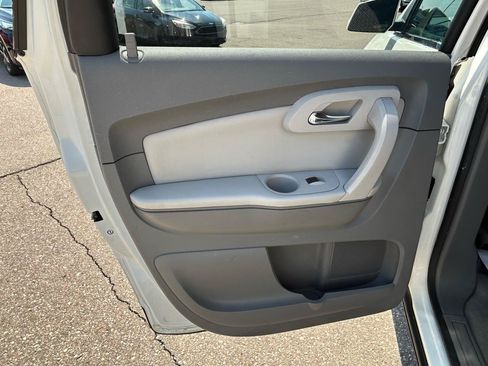 Used 2012 Chevrolet Traverse LT FWD image 14