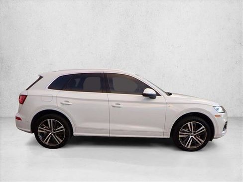 Used 2020 Audi Q5 e Prestige image 5