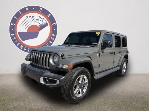 Used 2021 Jeep Wrangler Unlimited Sahara w/ Safety Group AWD/4WD image 2