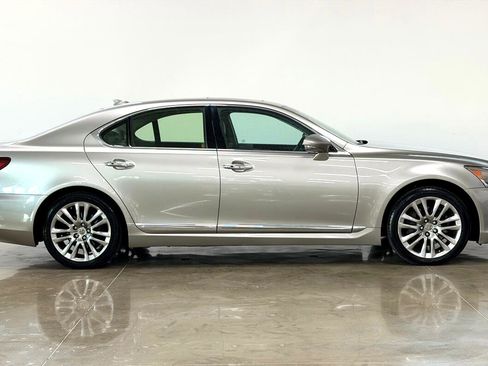 Used 2017 Lexus LS 460 image 8