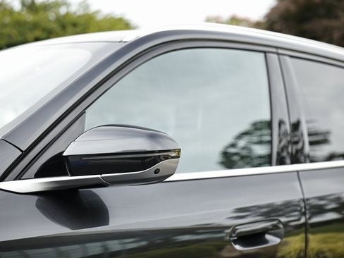 Used 2025 BMW X3 xDrive30i w/ Premium Package image 12