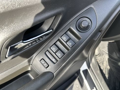 Used 2020 Chevrolet Trax LT image 15