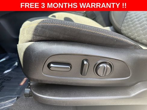 Used 2019 Chevrolet Equinox LT FWD image 13