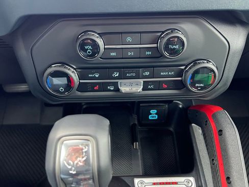 Used 2025 Ford Bronco Heritage Edition image 30