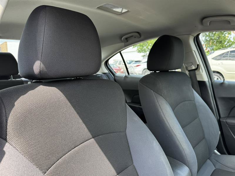 Used 2015 Chevrolet Cruze LT FWD image 16