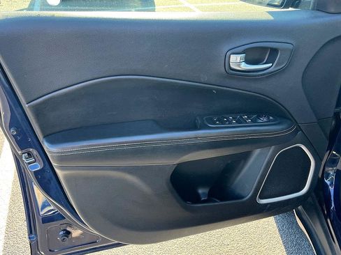 Used 2020 Jeep Compass Latitude w/ Cold Weather Group image 11