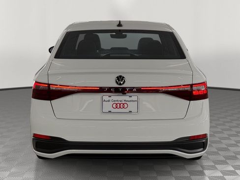 Used 2025 Volkswagen Jetta Sport FWD image 10