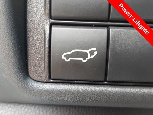 Used 2023 Toyota Highlander XLE FWD image 20