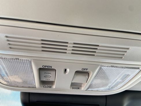 Used 2018 Honda Accord EX-L image 45