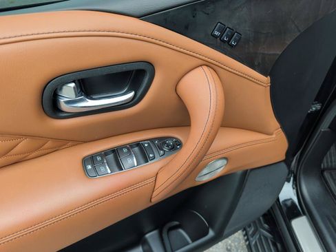 Certified 2024 INFINITI QX80 Sensory AWD/4WD image 17