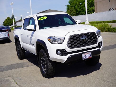 Used 2022 Toyota Tacoma TRD Off-Road w/ Black Out Package (TMS) AWD/4WD image 1