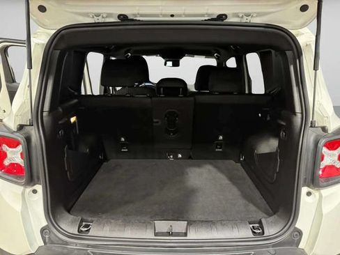 Used 2021 Jeep Renegade Latitude AWD/4WD image 28