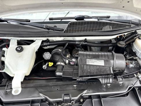 Used 2010 Chevrolet Express 2500 Extended image 24
