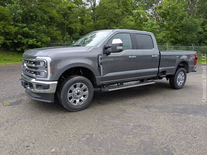 New 2025 Ford F350 Lariat w/ Chrome Package