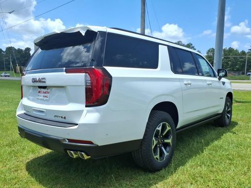 New 2026 GMC Yukon XL AT4 w/ AT4 Premium Plus Package AWD/4WD image 7
