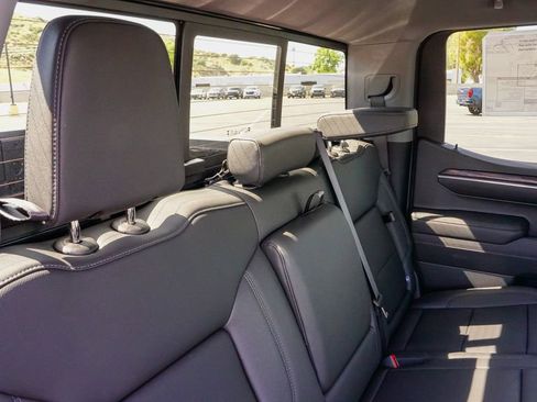 New 2026 GMC Sierra 1500 SLT w/ SLT Convenience Package image 12